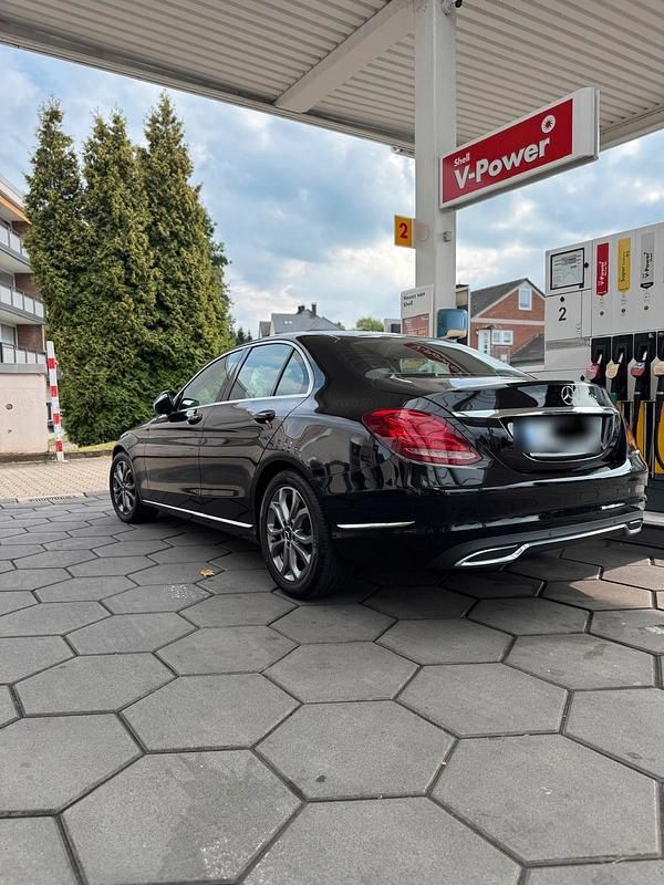 Gebraucht Mercedes C220 175 PS (128 kW) 2014 Schwarz Limousine