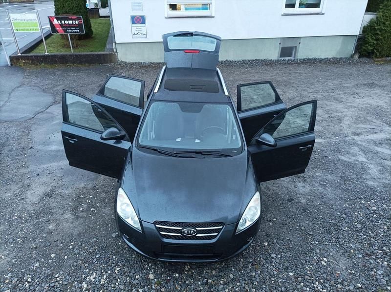 Grau Gebraucht 2008 Kia Ceed EX Kleinwagen | 3.990 € (Guter Preis) - Bild 1/4