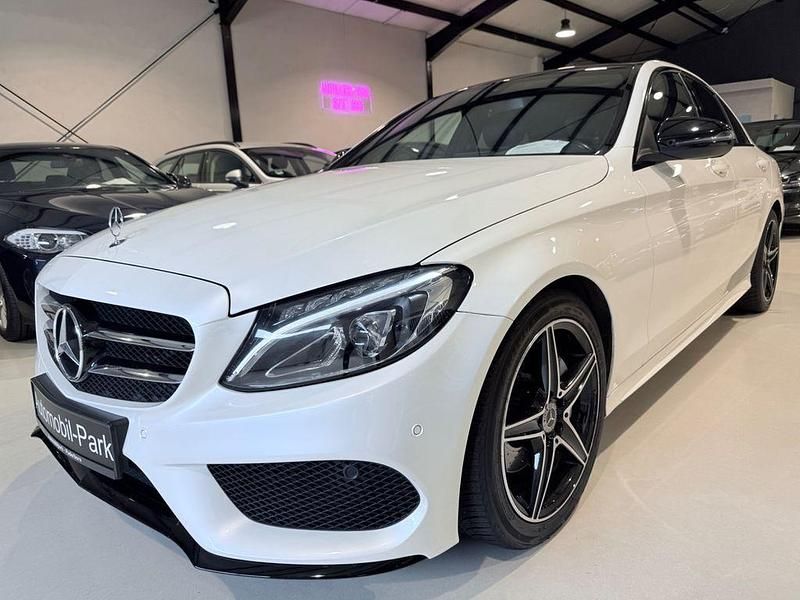 Weiß Gebraucht 2018 Mercedes C200 AMG line Limousine | 23.990 € (Teuer) - Bild 1/4