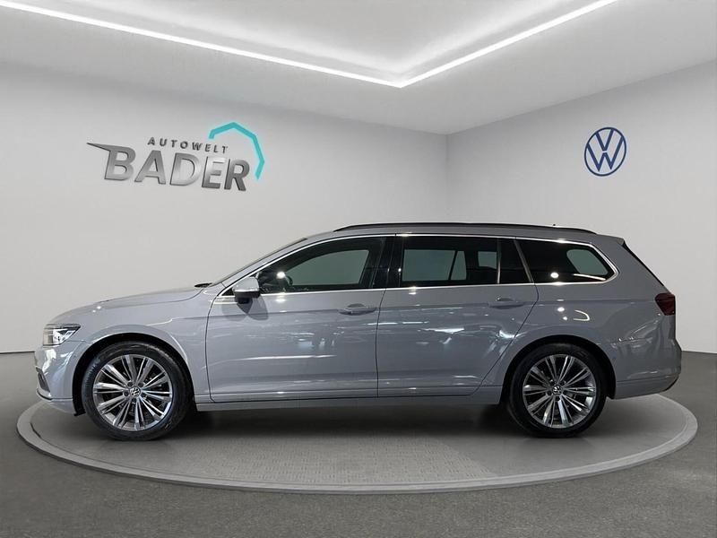 Gebraucht VW Passat Business 150 PS (110 kW) 2023 Mondsteingrau Kombi