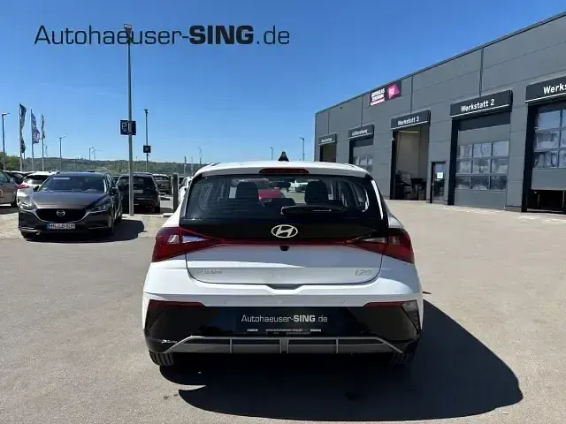 Neu Hyundai i20 90 PS (66 kW) 2026 Weiß Kleinwagen