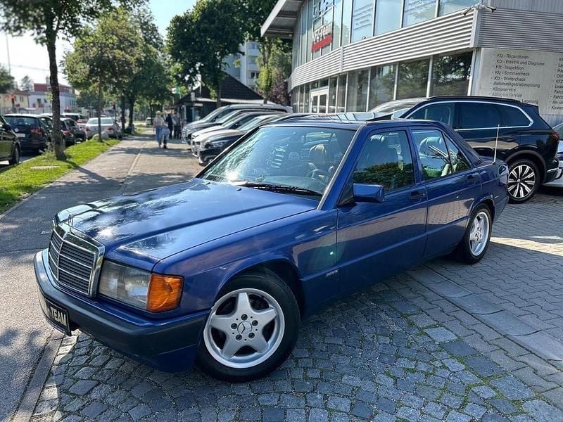 Gebraucht Mercedes 190 Avantgarde 136 PS (100 kW) 1992 Blau Limousine