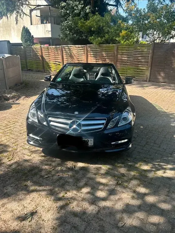 Gebraucht Mercedes E250 204 PS (150 kW) 2013 Schwarz Cabrio