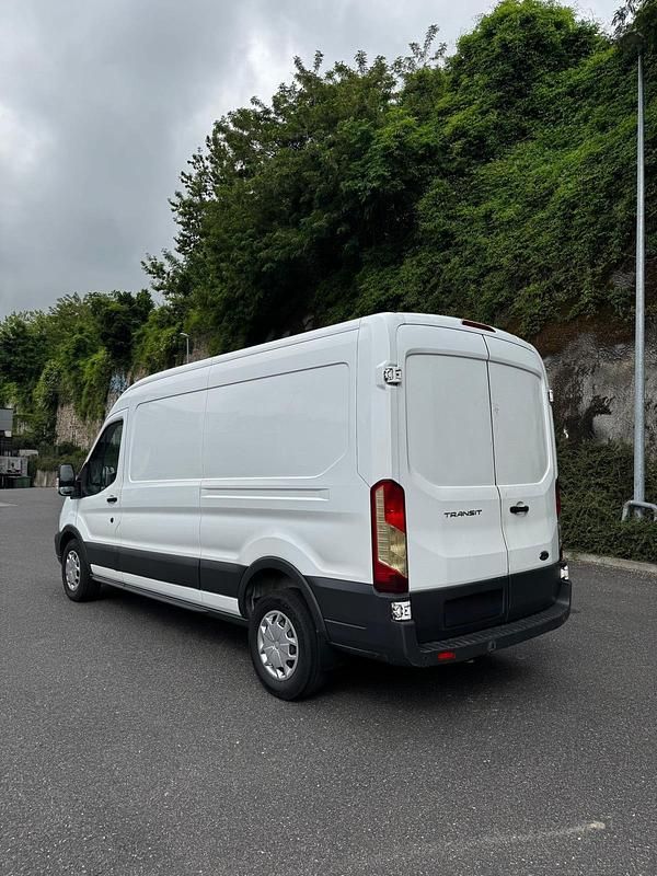Gebraucht Ford Transit 131 PS (96 kW) 2017 Weiß Van / Kleinbus