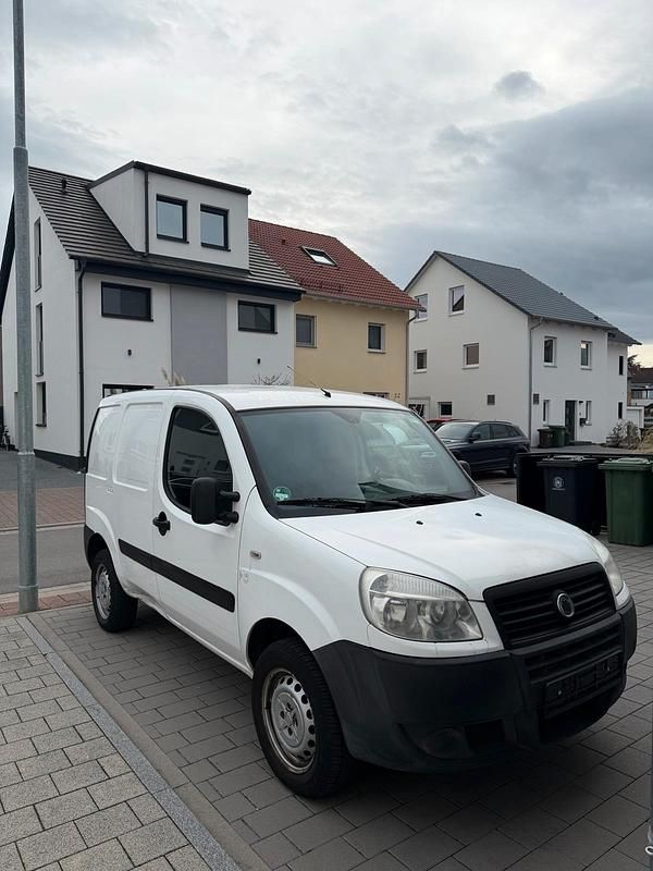 Gebraucht Fiat Doblò 75 PS (55 kW) 2009 Weiß Van / Kleinbus