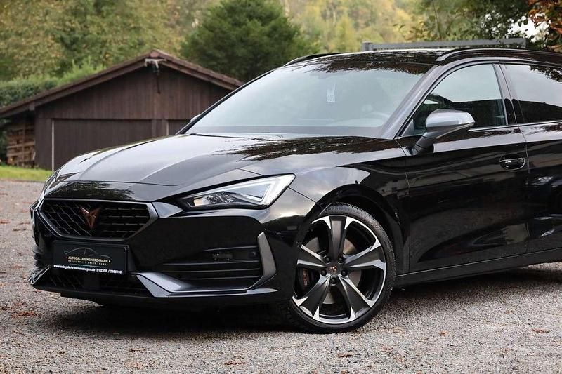 Gebraucht Cupra Leon VZ 300 PS (220 kW) 2024 Mitternachtsschwarz Kombi
