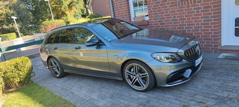 Grau Gebraucht 2020 Mercedes C63 AMG AMG Limousine | 48.500 € (Guter Preis) - Bild 1/4