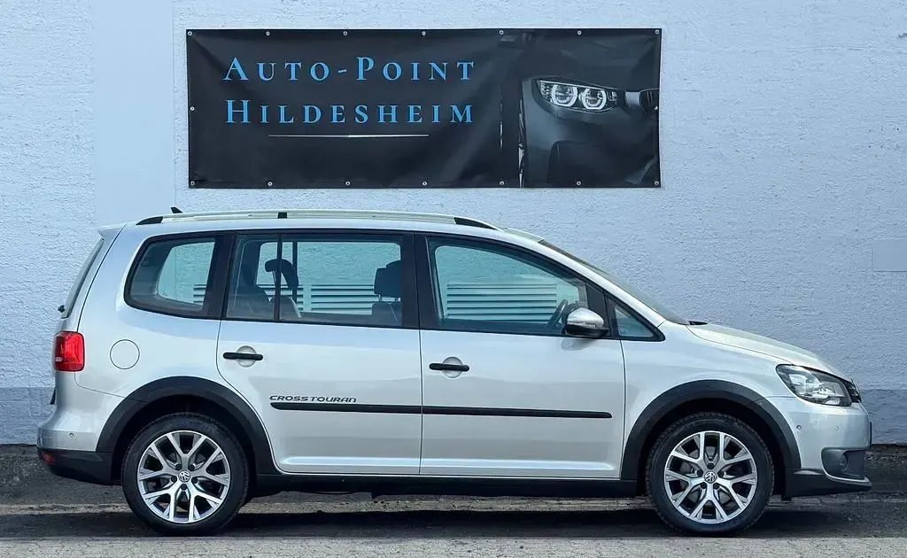 Używany VW Touran Cross 170 KM (125 kW) 2014 Złoty Minivan