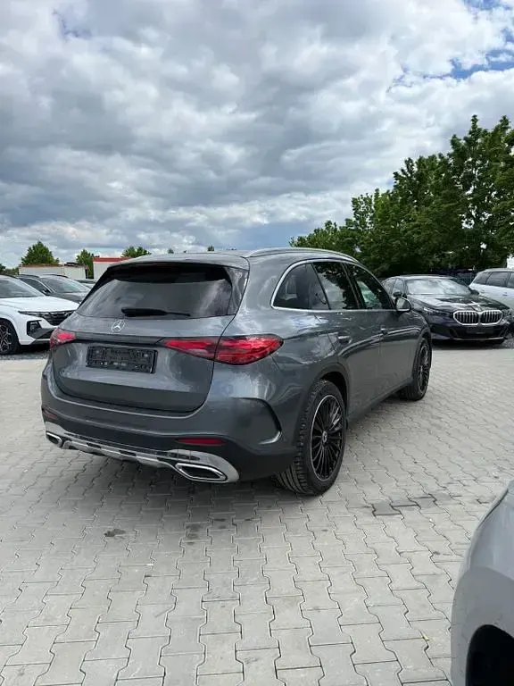 Gebraucht Mercedes GLC220 AMG line 197 PS (144 kW) 2023 Grau SUV