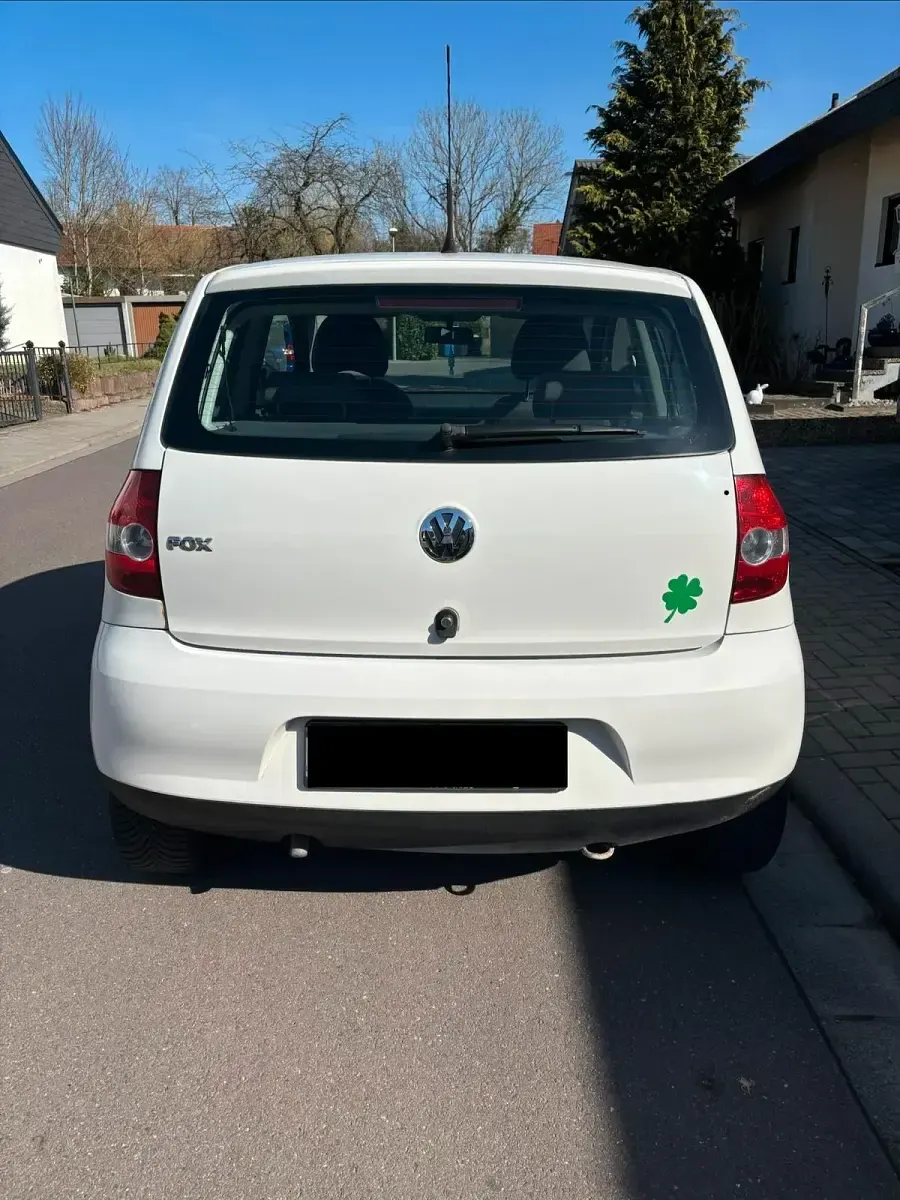 Używany VW Fox 54 KM (39 kW) 2008 Biały Hatchback