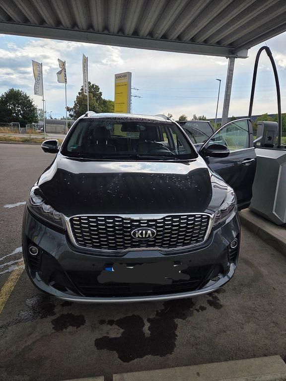 Grau Gebraucht 2019 Kia Sorento Platinum Edition SUV | 18.500 € (Superpreis) - Bild 1/4