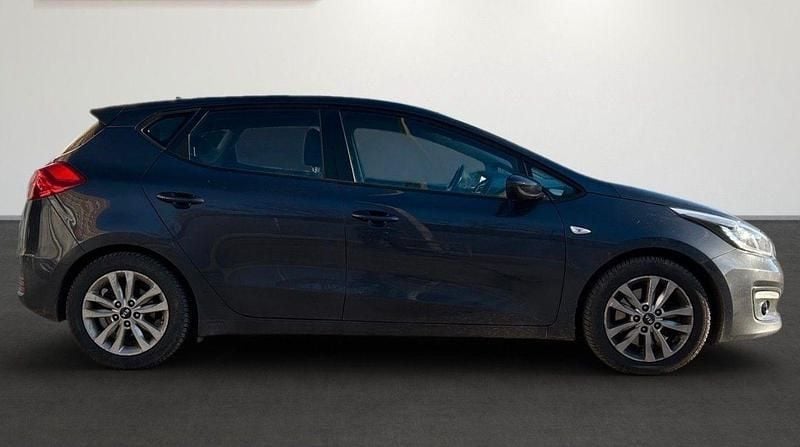 Gebraucht Kia Ceed 99 PS (72 kW) 2017 Grau Kleinwagen