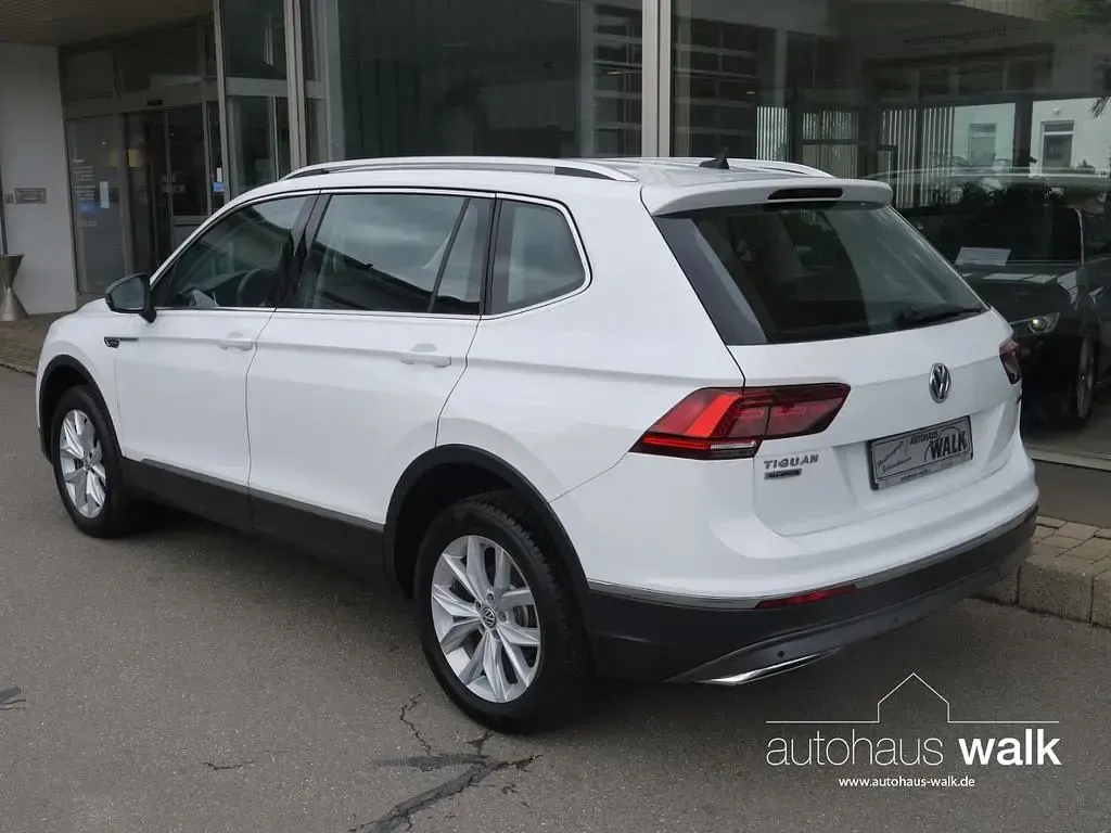 Gebraucht VW Tiguan Allspace Highline 200 PS (147 kW) 2021 Pure white SUV