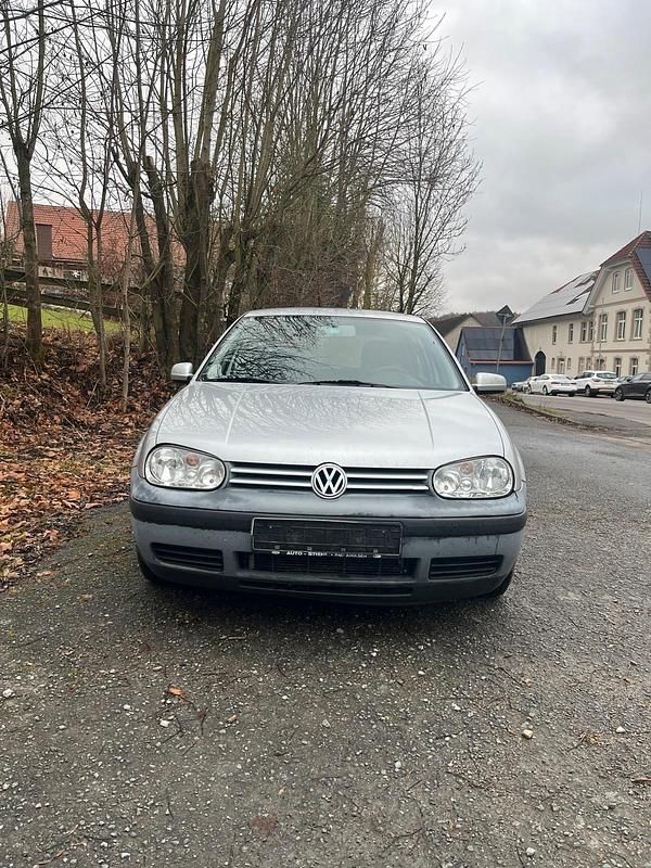 Gebraucht VW Golf IV 75 PS (55 kW) 2001 Silber Kleinwagen