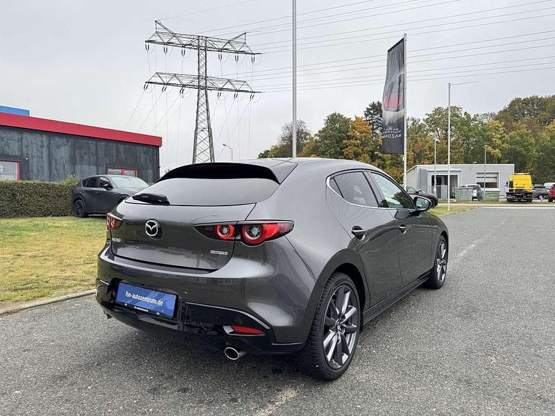 Gebraucht Mazda 3 Exclusive-Line 140 PS (102 kW) 2025 Machine gray Limousine