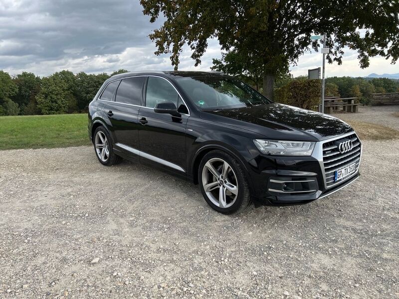 Schwarz Gebraucht 2018 Audi Q7 Ambiente SUV | 38.990 € (Superpreis) - Bild 1/4