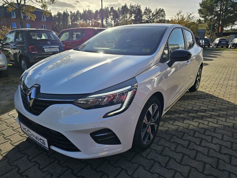 Weiß Gebraucht 2023 Renault Clio V Evolution Limousine | 12.299 € (Guter Preis) - Bild 1/4