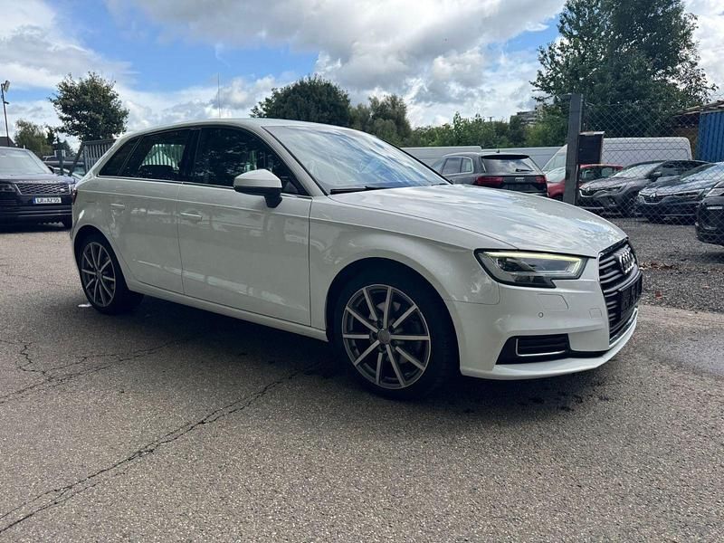 Gebraucht Audi A3 Sportback Design 184 PS (135 kW) 2019 Weiß Kleinwagen