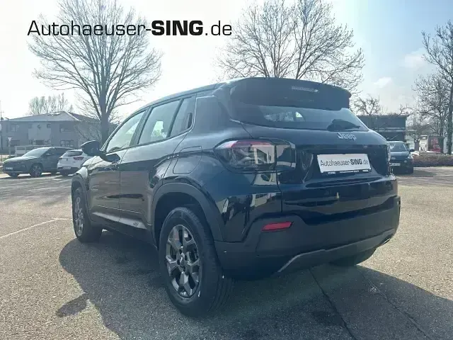 Neu Jeep Avenger Longitude 110 PS (80 kW) 2025 Schwarz SUV