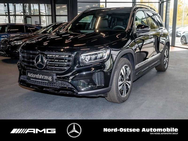 Metalliclack kosmosschwarz Gebraucht 2024 Mercedes GLB200 Progressive SUV | 44.998 € (Teuer) - Bild 1/4