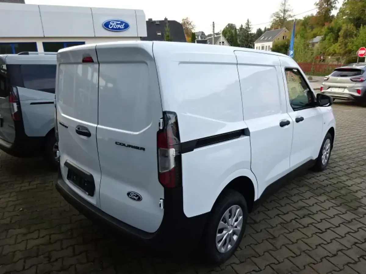 Neu Ford Courier Trend 101 PS (74 kW) 2025 Frostweiß Van / Kleinbus