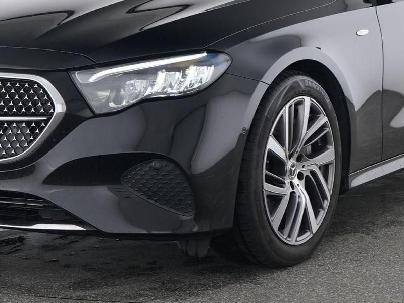 Gebraucht Mercedes E300 Avantgarde 313 PS (230 kW) 2025 Metalliclack obsidianschwarz (metallic) Kombi