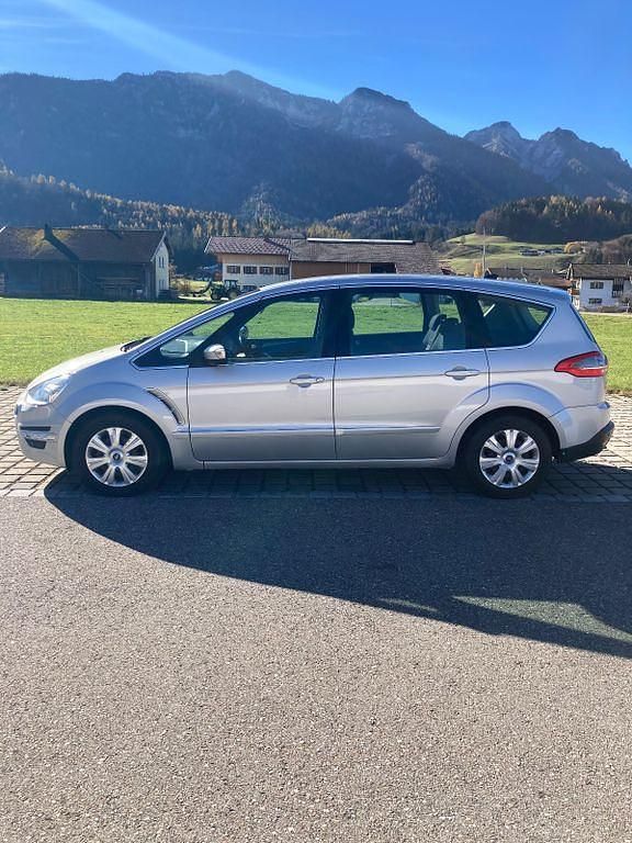 Silber Gebraucht 2011 Ford S-MAX Trend Van / Kleinbus | 4.950 € (Fairer Preis) - Bild 1/4