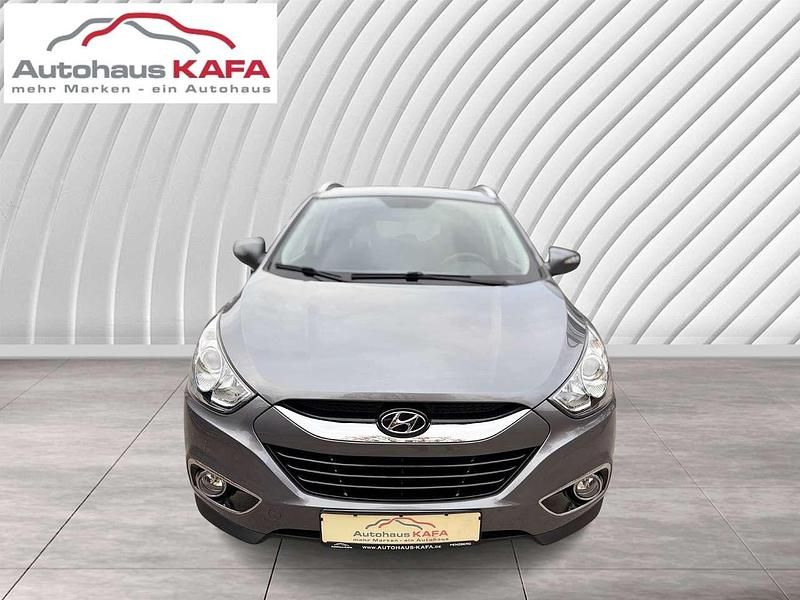 Grau Gebraucht 2012 Hyundai ix35 Comfort SUV | 7.250 € - Bild 1/4