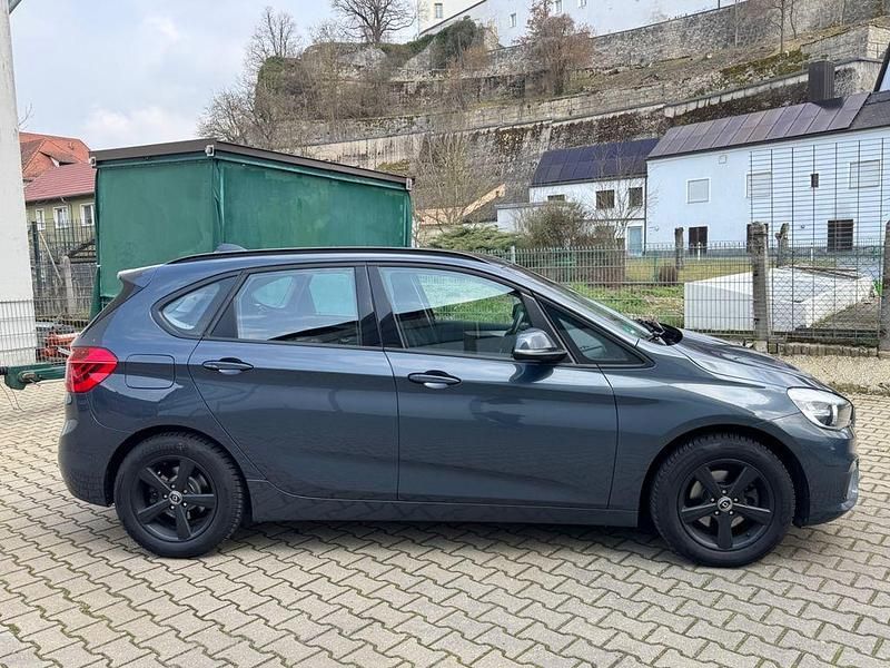 Gebraucht BMW 216 Active Tourer Basis 116 PS (85 kW) 2015 Grau Van / Kleinbus