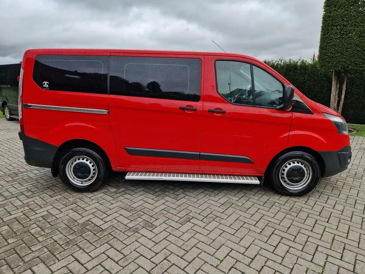 Gebraucht Ford Transit Custom 131 PS (96 kW) 2017 Rot Van / Kleinbus