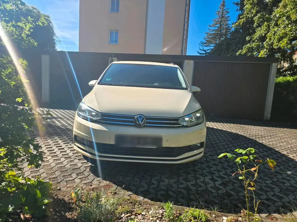 Gebraucht VW Touran 150 PS (110 kW) 2026 Gelb Van / Kleinbus