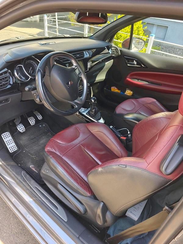 Gebraucht Citroën DS3 Sport Chic 156 PS (114 kW) 2010 Grau Kleinwagen