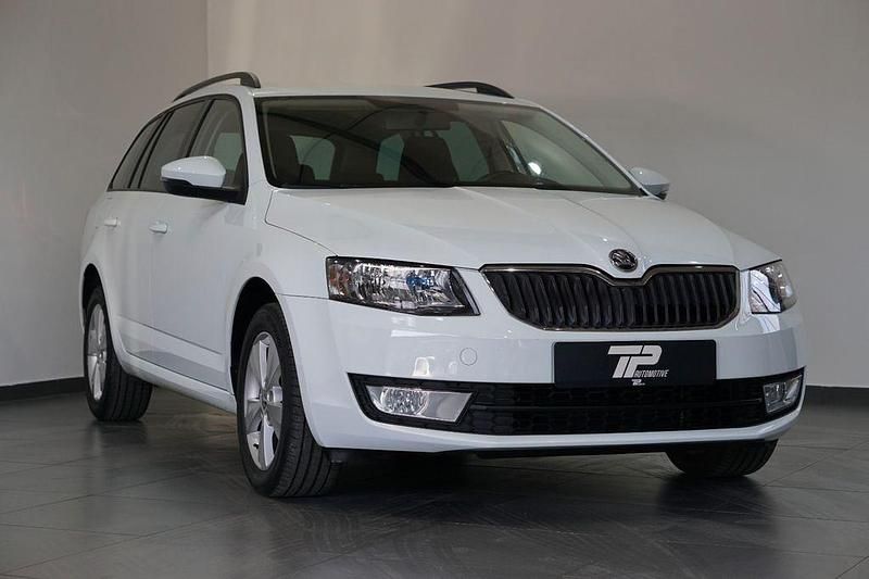 Gebraucht Skoda Octavia Ambition 150 PS (110 kW) 2015 Weiß Kleinwagen