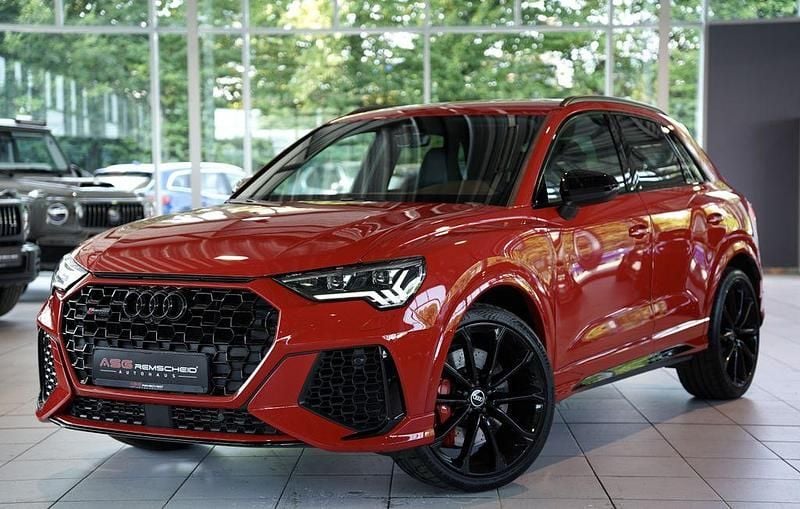 Rot Gebraucht 2022 Audi RS Q3 Ambiente SUV | 51.900 € (Guter Preis) - Bild 1/4