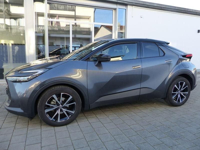Gebraucht Toyota C-HR 140 PS (102 kW) 2025 Marlin grau / sz 2nb SUV