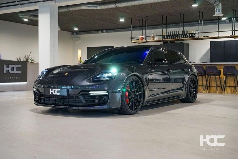 Grau Gebraucht 2019 Porsche Panamera 4 Sport Turismo Limousine | 77.691 € - Bild 1/4