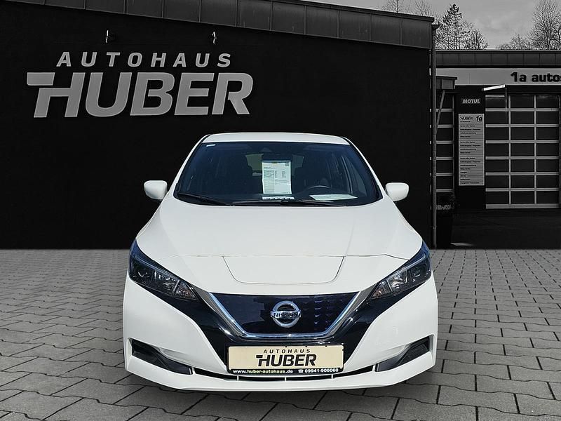 Weiss Gebraucht 2022 Nissan Leaf Kleinwagen | 13.999 € (Guter Preis) - Bild 1/4
