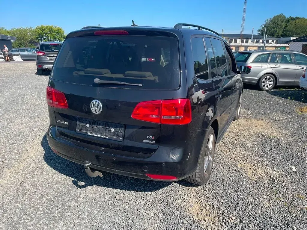 Gebraucht VW Touran Comfortline 105 PS (77 kW) 2013 Schwarz Van / Kleinbus