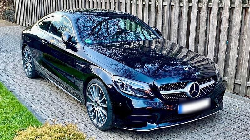 Gebraucht Mercedes C300 245 PS (180 kW) 2019 Schwarz Coupé