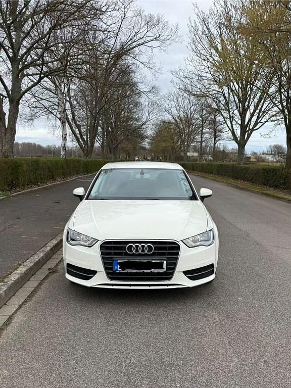 Gebraucht Audi A3 Performance 105 PS (77 kW) 2013 Weiß Limousine