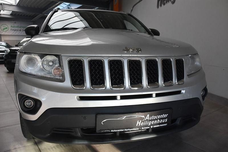 Silber Gebraucht 2012 Jeep Compass Limited SUV | 7.980 € (Fairer Preis) - Bild 1/4