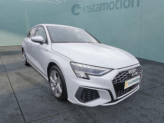 Weiß Gebraucht 2023 Audi A3 S-Line Limousine | 32.490 € (Teuer) - Bild 1/2