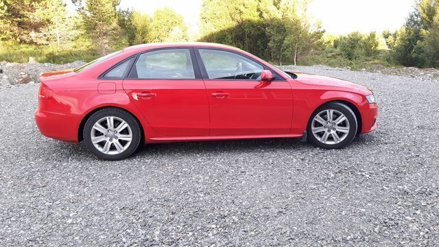 Gebraucht Audi A4 120 PS (88 kW) 2011 Rot metallic Limousine