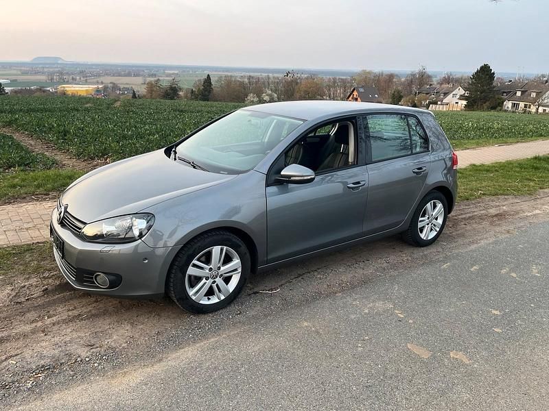 Gebraucht VW Golf VII Match 122 PS (89 kW) 2012 Grau Limousine