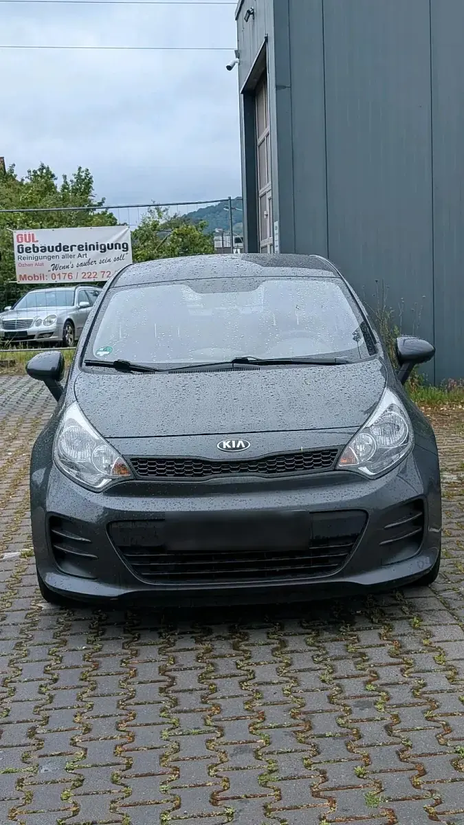Gebraucht Kia Rio 84 PS (61 kW) 2015 Grau Kleinwagen
