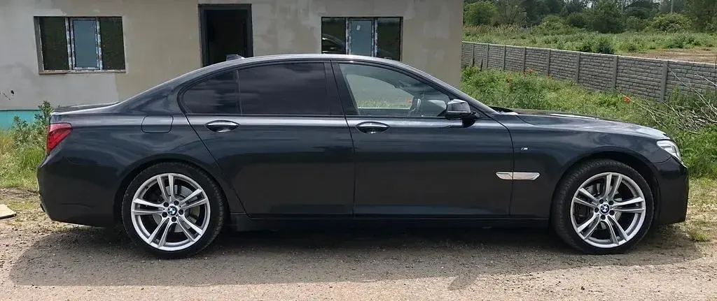 Gebraucht BMW 730 Sport Line 258 PS (189 kW) 2014 Grau Limousine