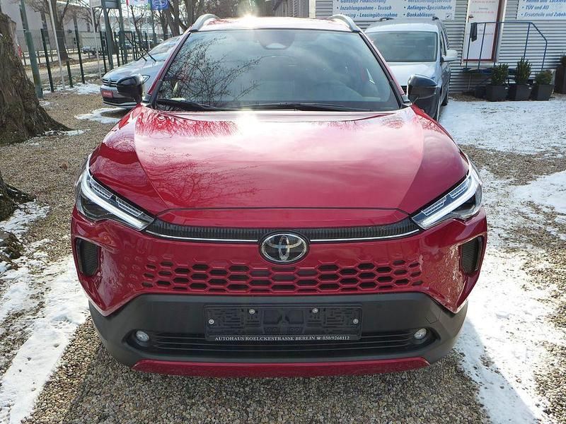 Neu Toyota Corolla Cross Style 178 PS (130 kW) 2026 Rot SUV