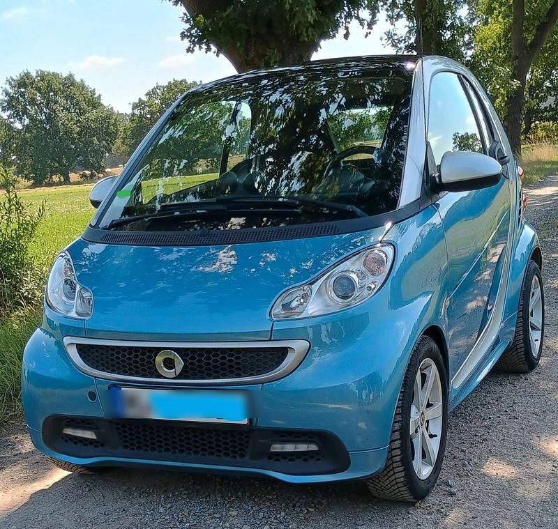 Blau Gebraucht 2013 Smart ForTwo Coupé Passion Coupé | 6.450 € (Etwas zu teuer) - Bild 1/4