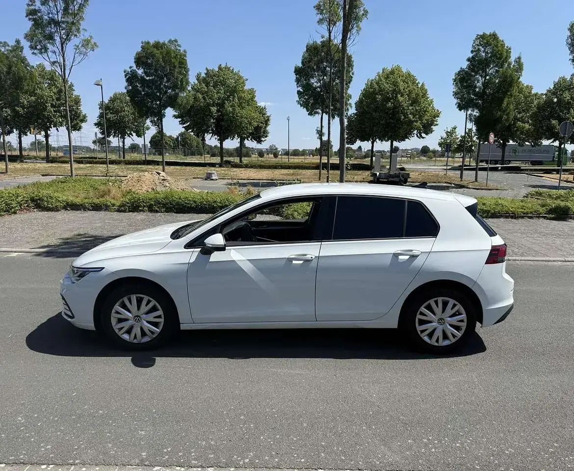 Gebraucht VW Golf VIII 110 PS (80 kW) 2021 Weiß Kleinwagen
