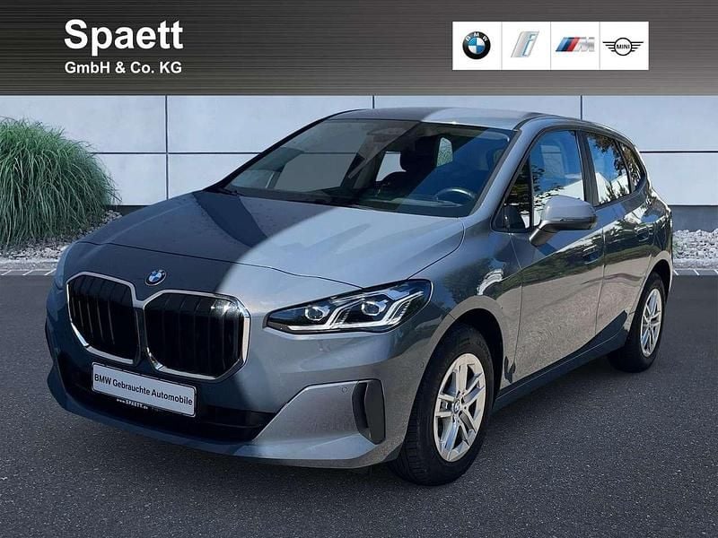 Sparkling kupfergrau Gebraucht 2022 BMW 220 Active Tourer Van / Kleinbus | 26.500 € (Guter Preis) - Bild 1/4